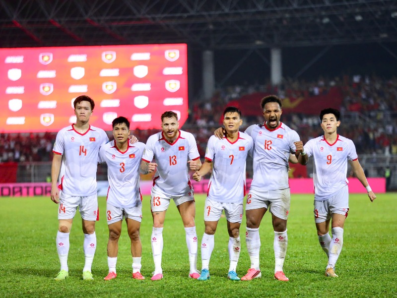 đt viet nam danh bai malaysia