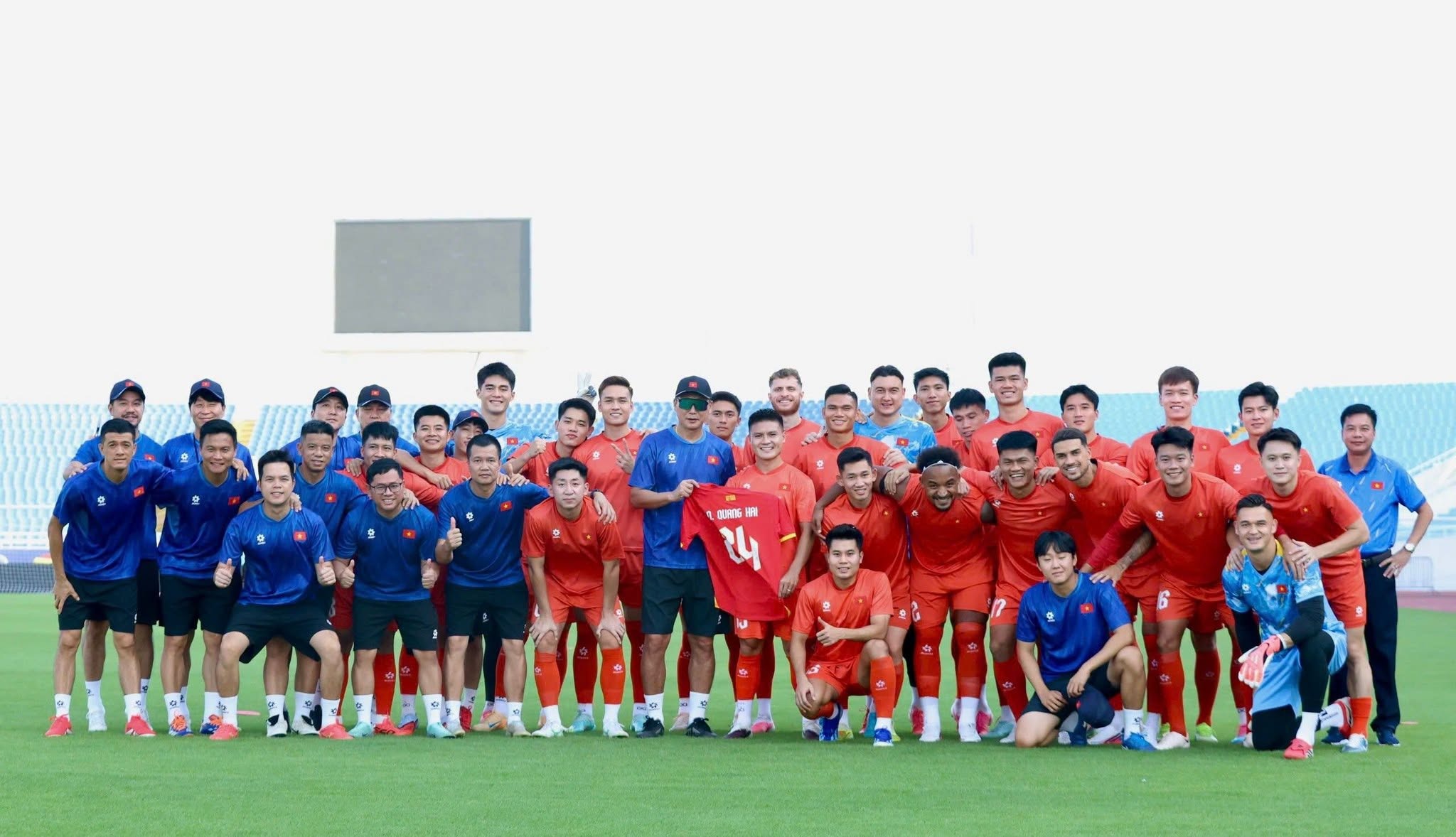 đt viet nam tranh bi lo bai truoc malaysia (3)