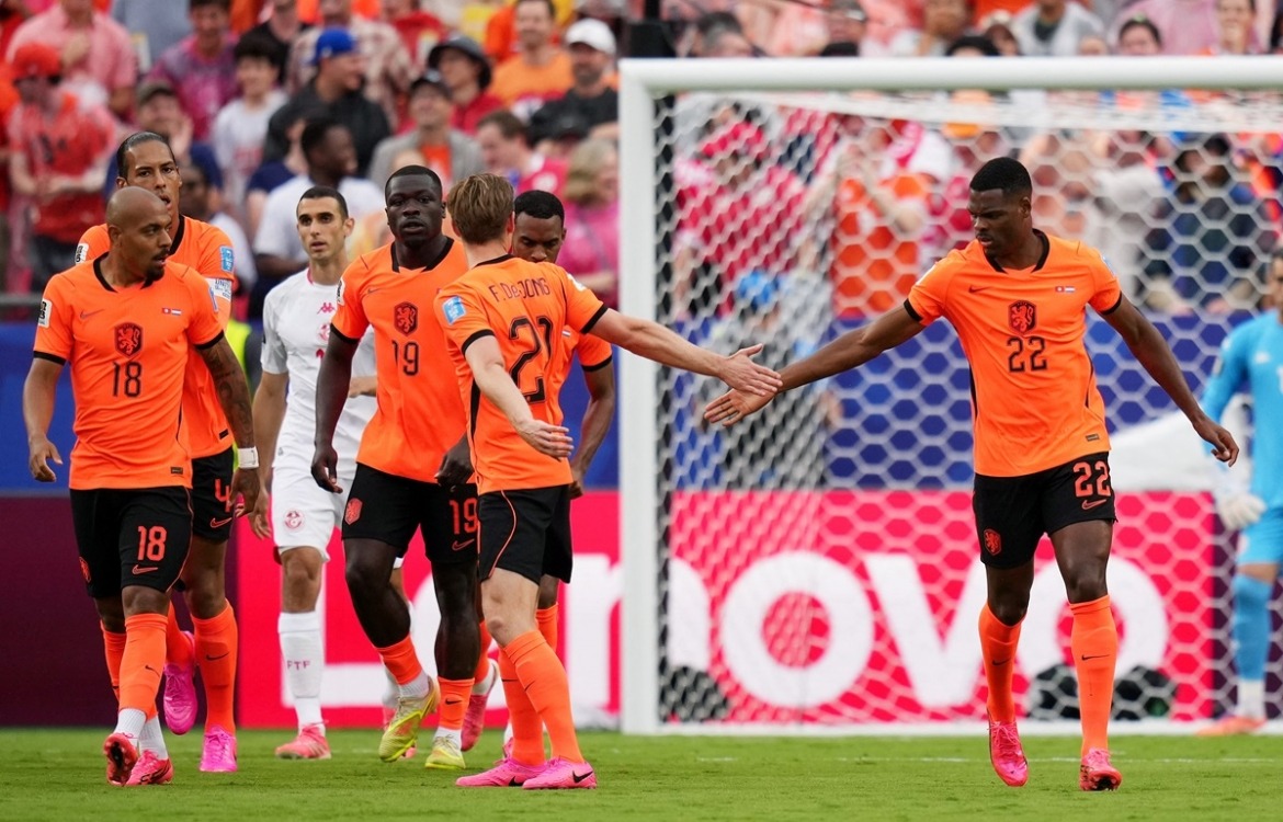 ket-qua-bong-da-ha-lan-vs-tunisia (2)