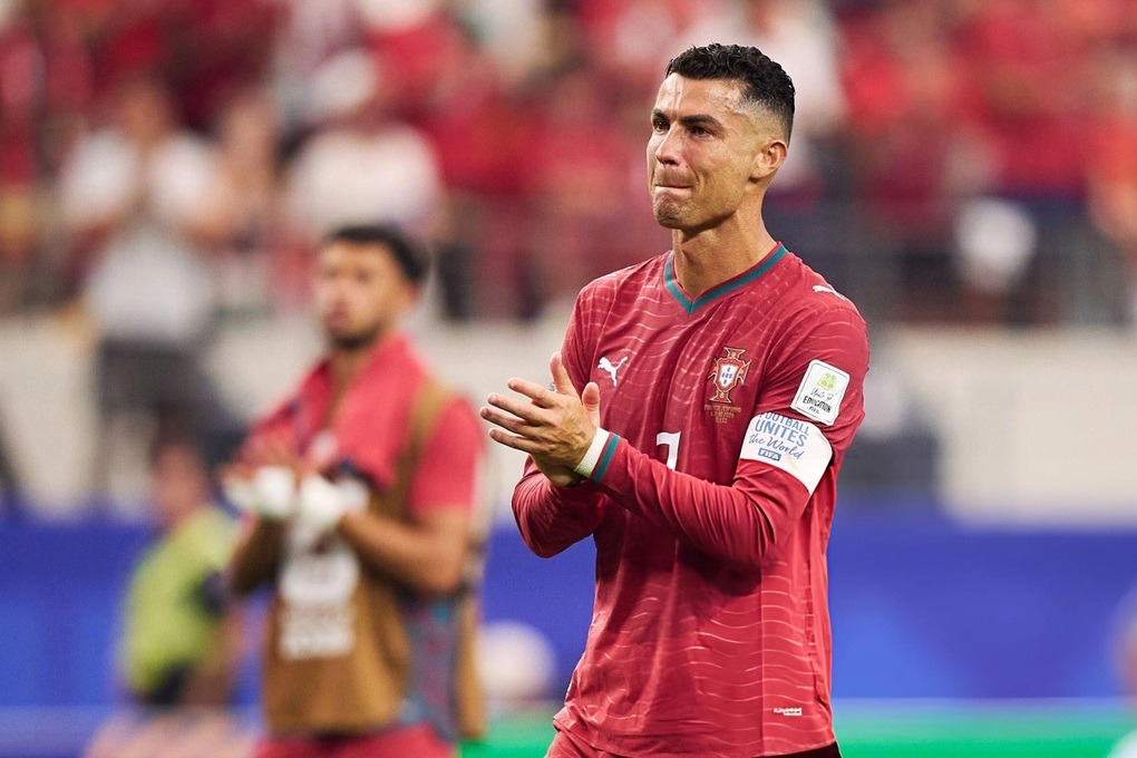 ronaldo-bat-khoc-khi-bo-dao-nha-bi-loai-khoi-world-cup-cropped-1783380774248