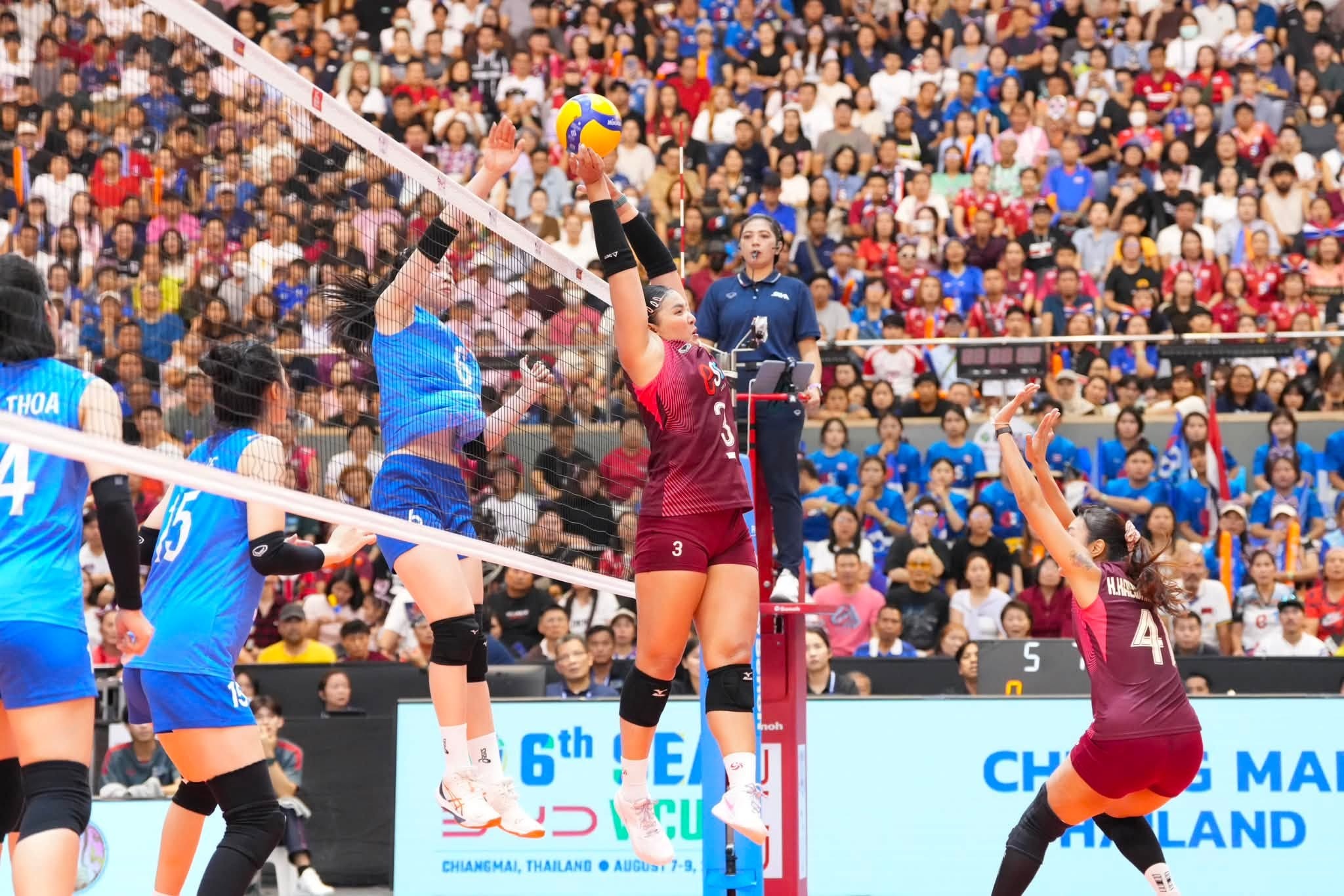 tin bong chuyen 10-8