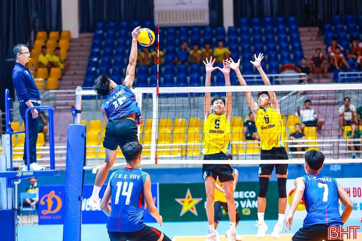 tin bong chuyen 11-8 (1)