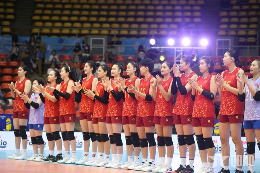 tuyen bong chuyen nu viet nam hoi quan sau avc cup