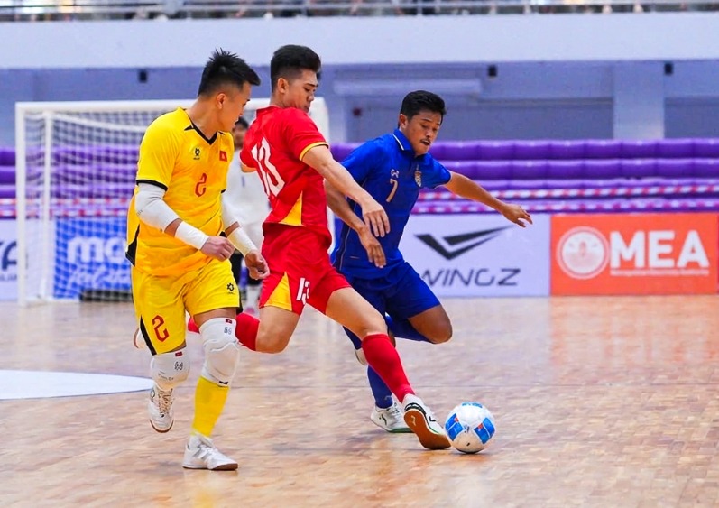 tuyen futsal viet nam hoa thai lan  (2)
