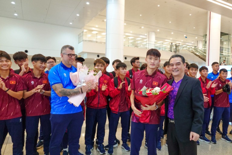 u17 viet nam tro ve nuoc sau hanh trinh lich su world cup (1)