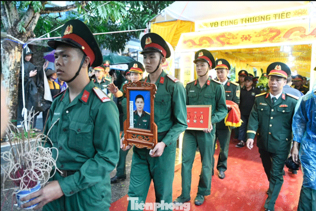 Tang-le-trung-ta-tran-van-tung-2