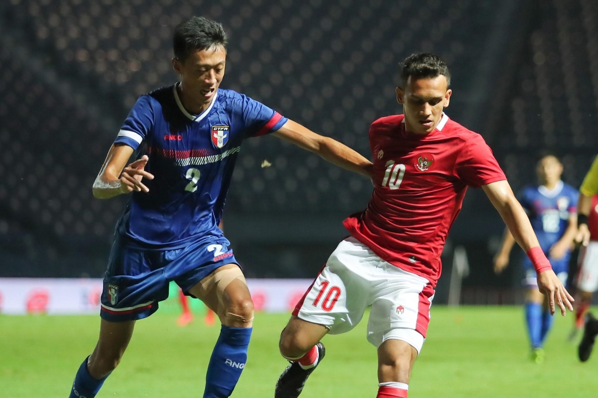 đt indonesia thang tien manh me tren bxh fifa