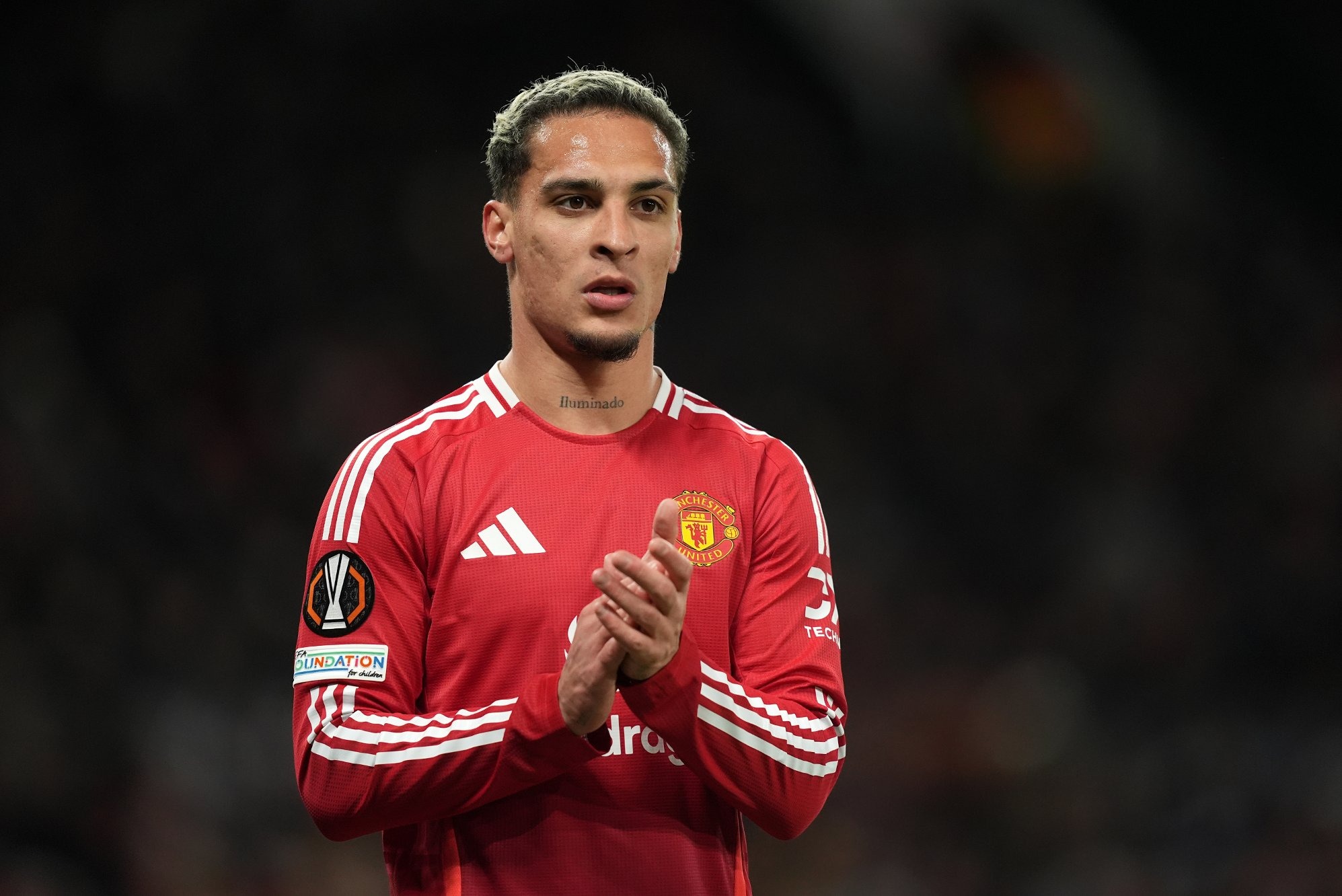 Manchester United hét giá bán Antony