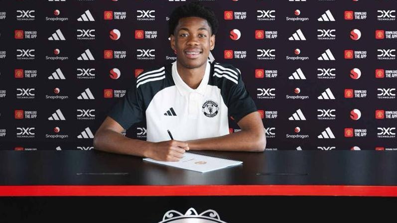 Enzo Kana-Biyik man utd 1
