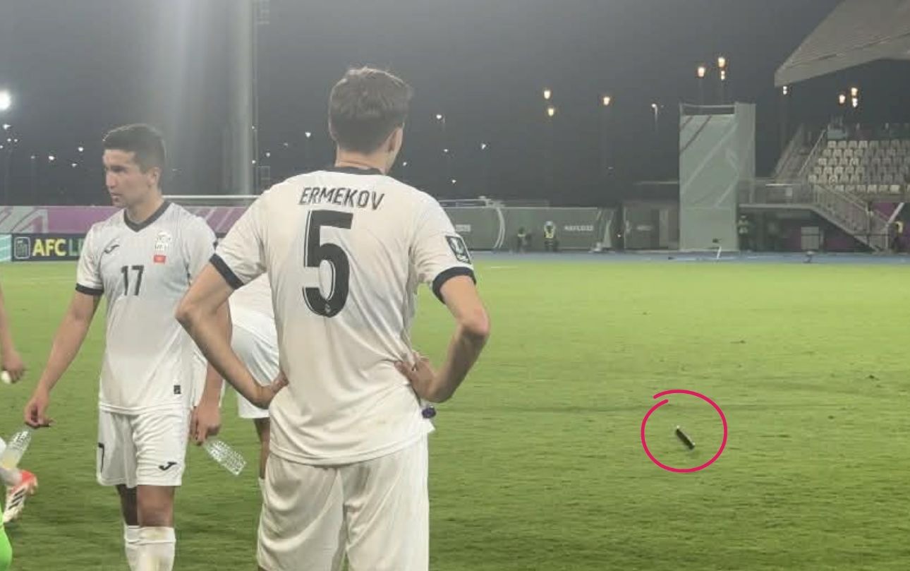 Kydyrshaev bất cần quăng thẳng iphone 17