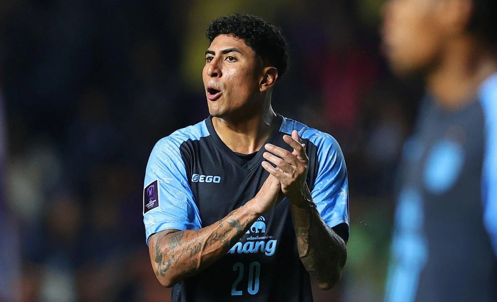 Marcelo Djalo tu choi den v-league