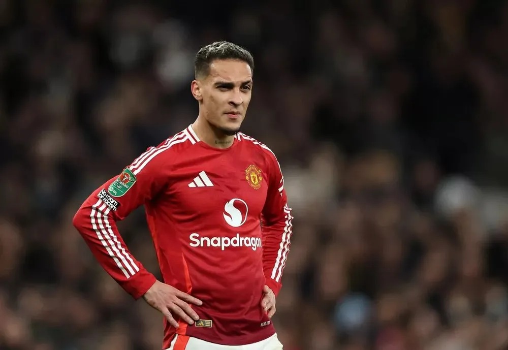 Manchester United cân nhắc giữ lại Antony