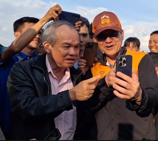 bau duc tro thuong tien ty cho u23 viet nam