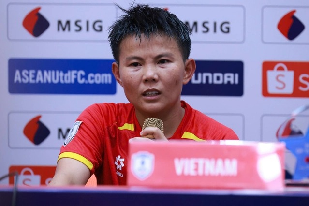 bich thuy bat khoc