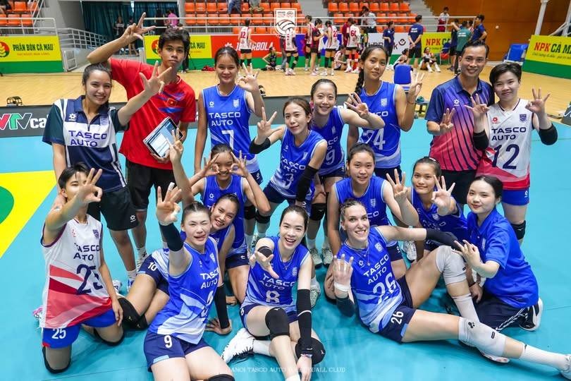 bong chuyen ha noi tasco auto cup hung vuong