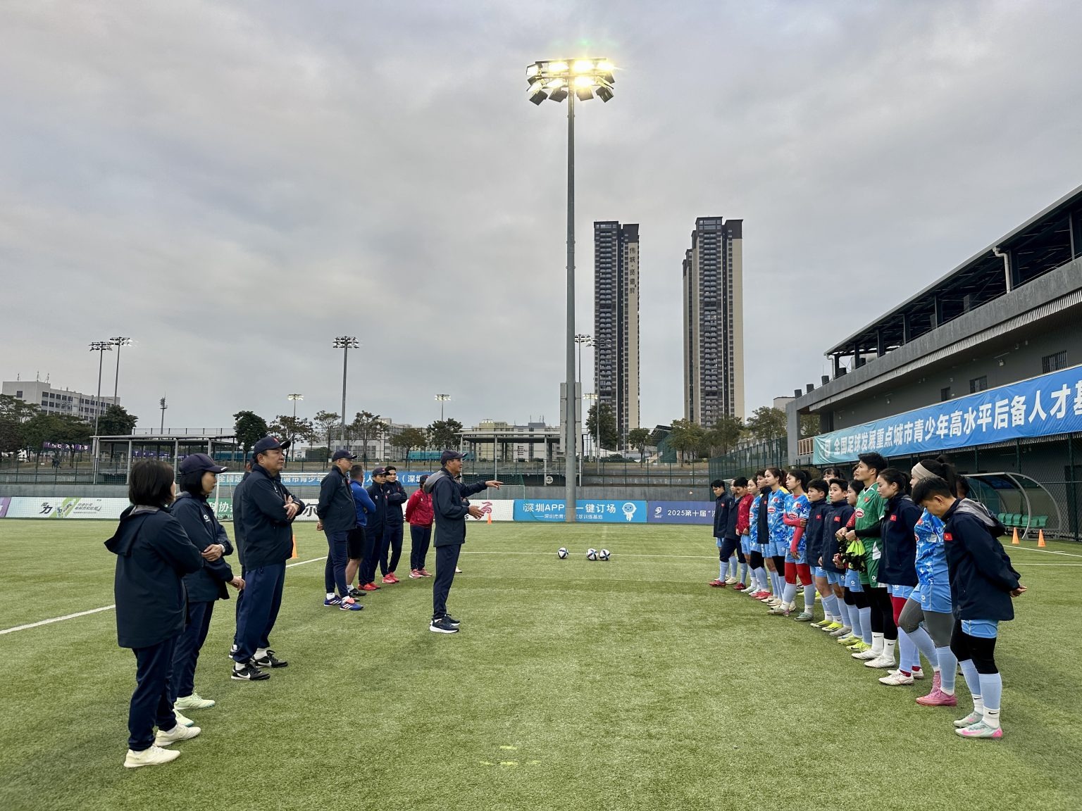 dt nu viet nam tap huan tai trung quoc