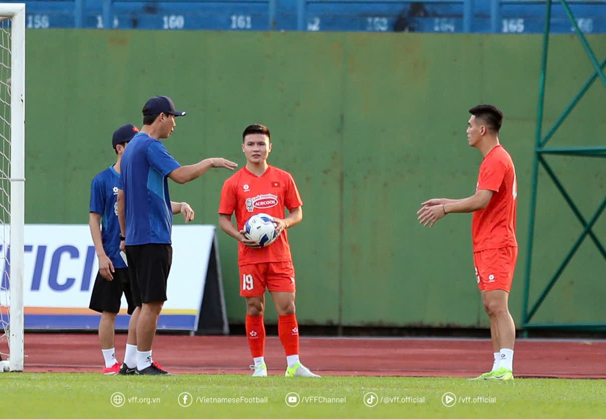 hlv kim sang sik va nhan su o đt viet nam