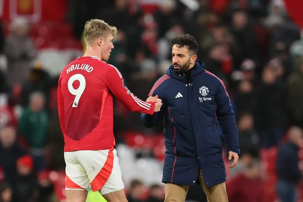 hojlund roi man utd