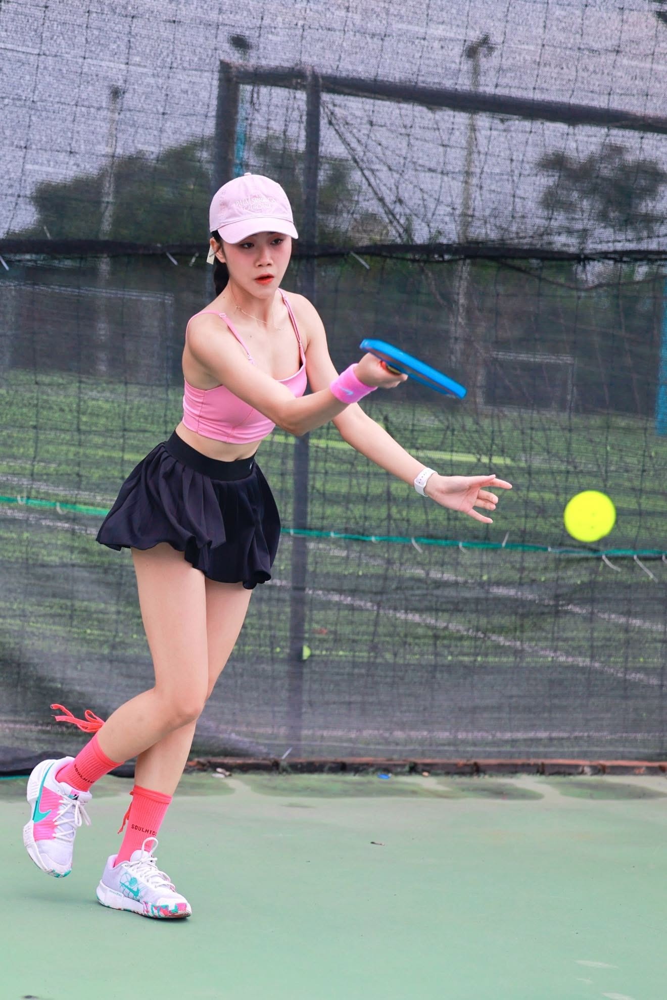 hot girl binh gau vo dich pickleball 1
