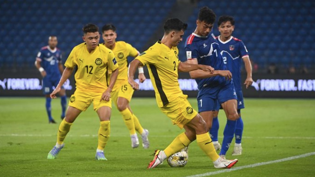 malaysia nam loi the lon truoc tran gap nepal