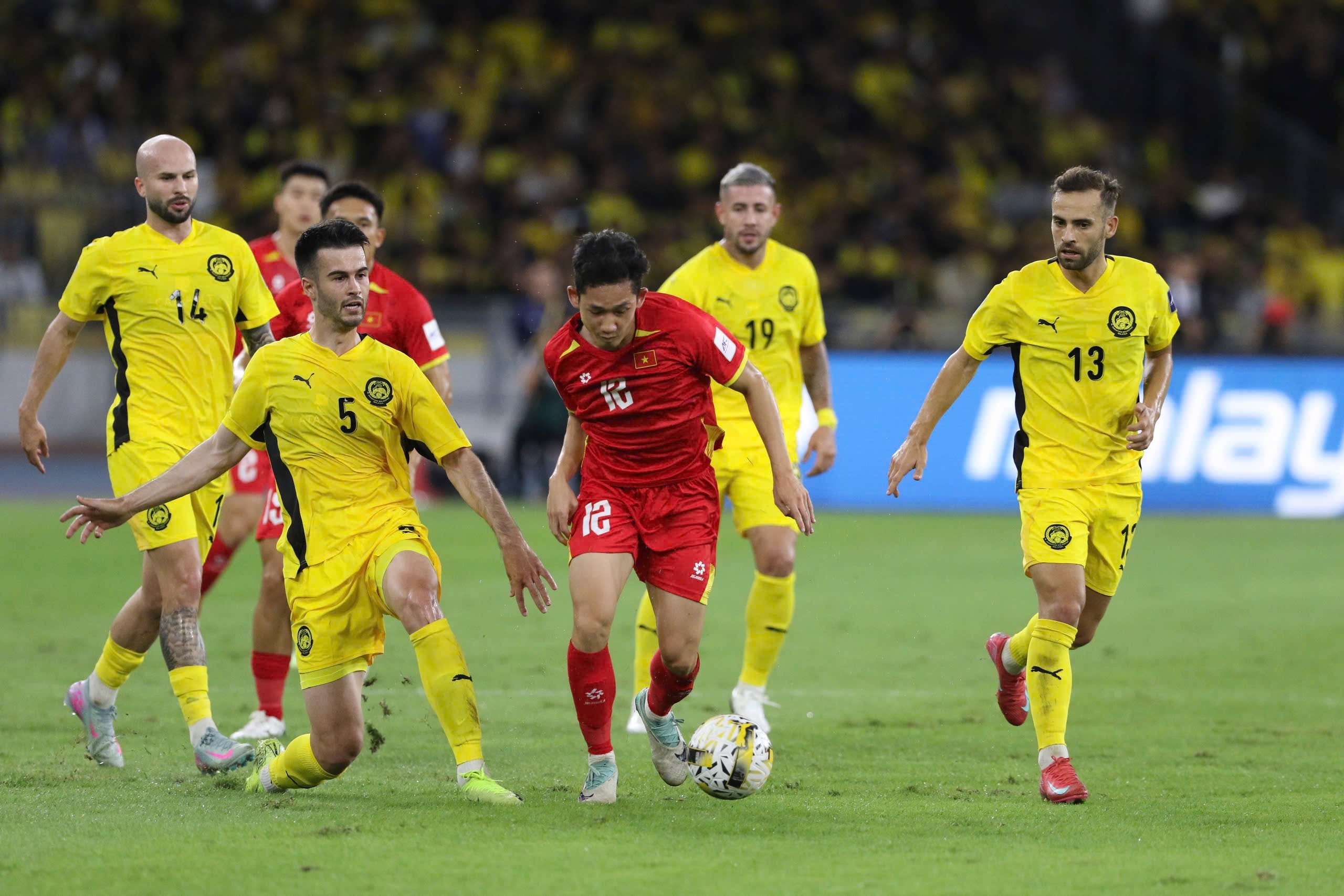 malaysia nhap tich cau thu