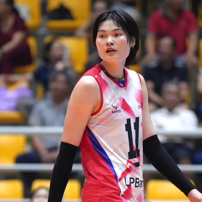 nguyen thi uyen bong chuyen