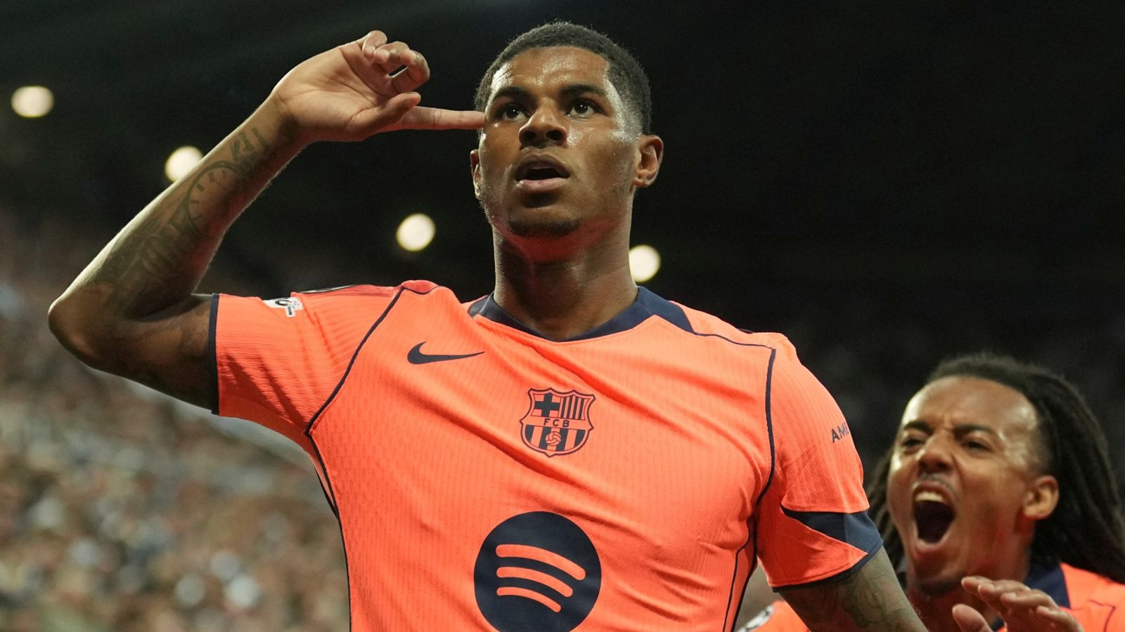 rashford duoc barca mua dut
