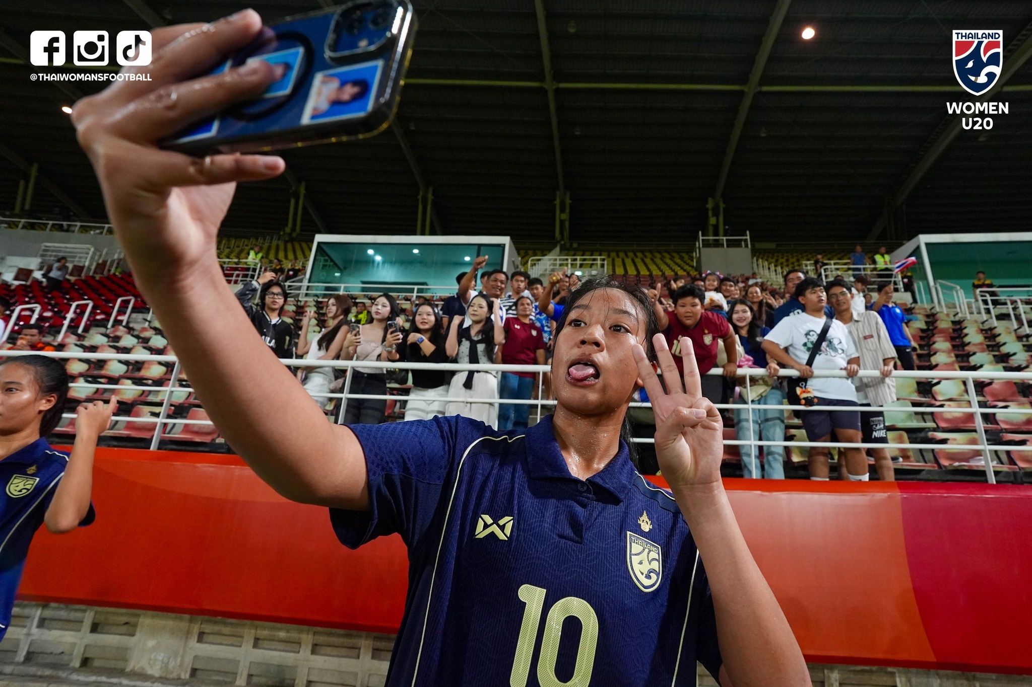 thai lan bi cam su dung mang xa hoi