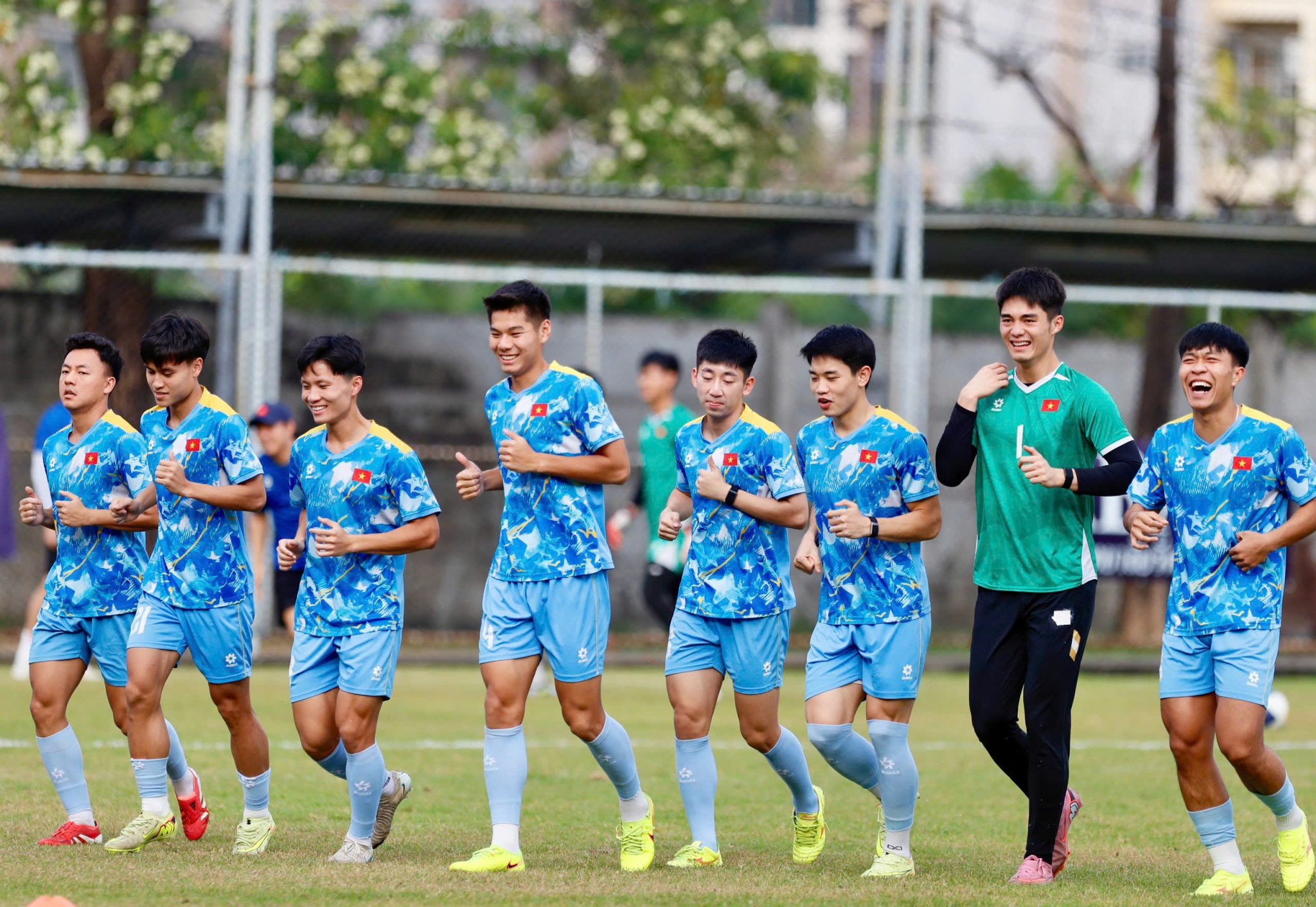 u22 viet nam tap luyen ban ket sea games 33