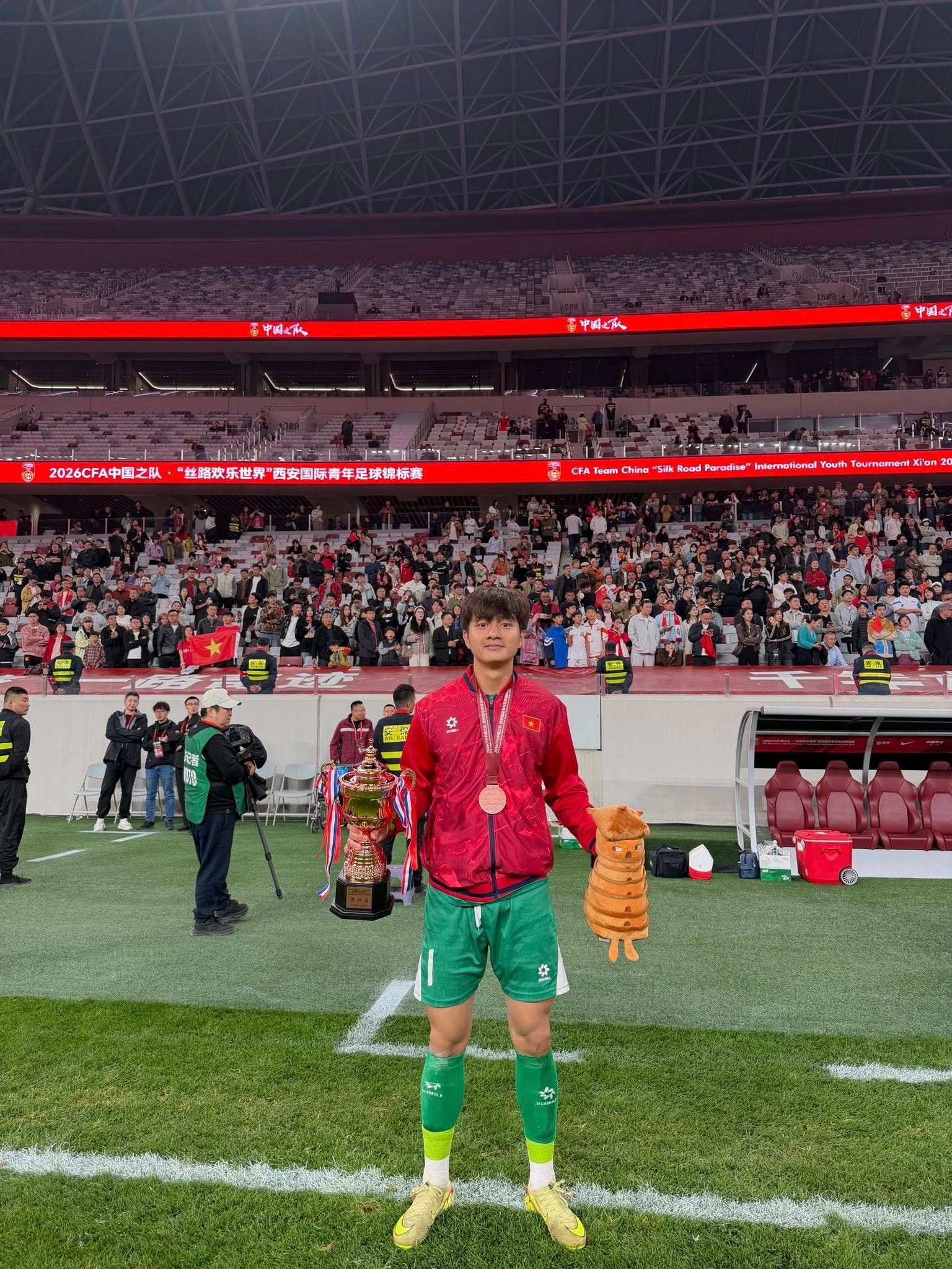 u23 viet nam nhan vinh du lon tu trung quoc (4)