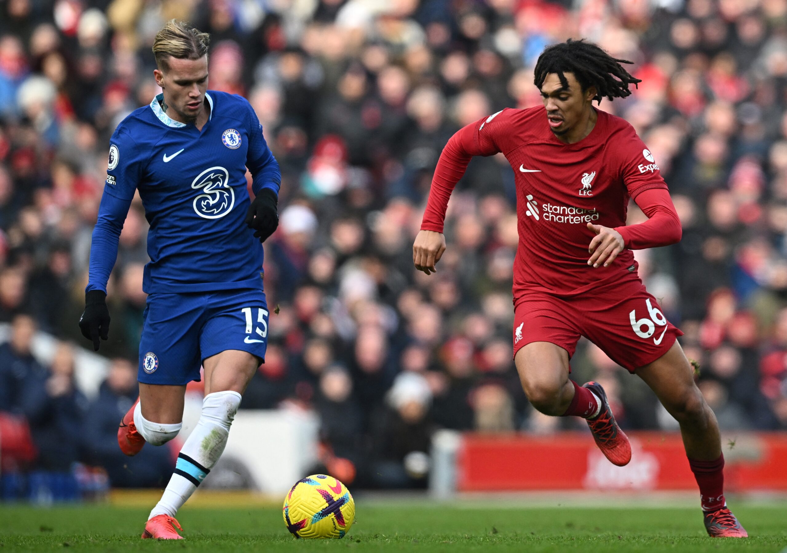 Kết quả bóng đá Ngoại hạng Anh 5/4: Đại chiến Chelsea vs Liverpool có biến; MU bất ngờ đón tin vui?