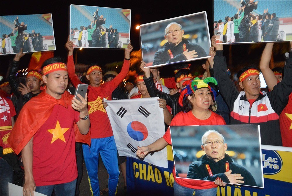 Từ chối hợp đồng bạc tỷ, HLV Park ra quyết định khiến hàng triệu CĐV Đội tuyển Việt Nam rơi nước mắt