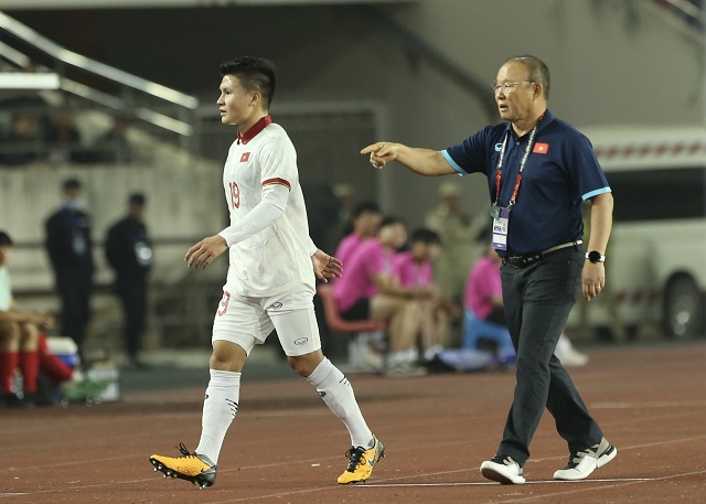 Quang Hải trả giá đắt vì 'cãi lời' HLV Park: Dấu chấm hết cho ngôi sao số 1 ĐT Việt Nam tại Pau FC?