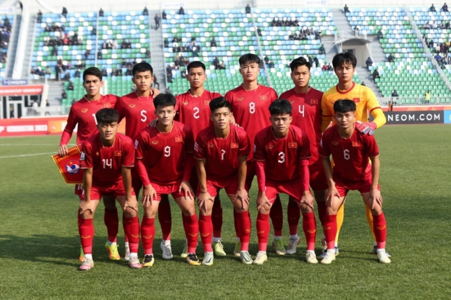 Tin bóng đá trưa 3/3: HLV Troussier được khen 'hơn tài' HLV Park; U20 Việt Nam càn quét bảng tử thần