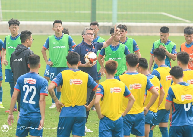 Kế hoạch nâng cấp ĐT Việt Nam liên tục 'phá sản': VFF bất lực, HLV Troussier đưa ra yêu cầu khó tin