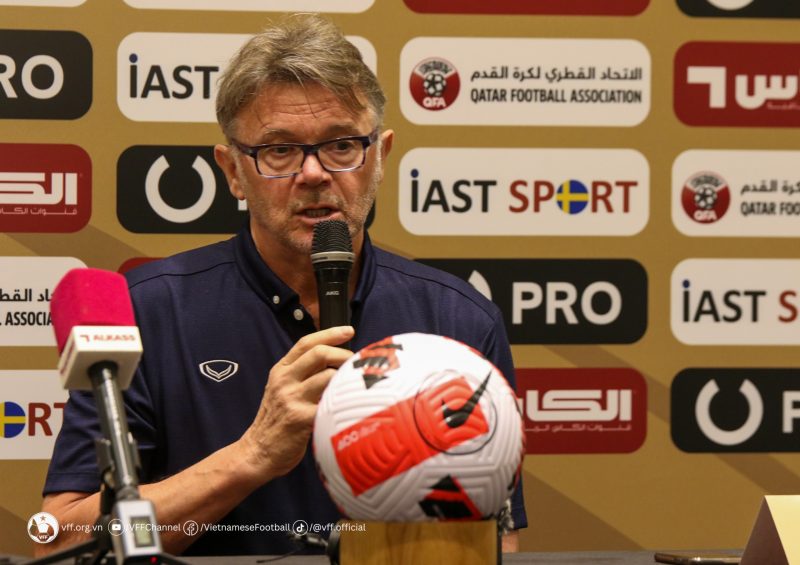 'Neuer Việt Nam' chói sáng, HLV Troussier sẵn sàng gạch tên Đặng Văn Lâm khỏi danh sách ĐT Việt Nam?
