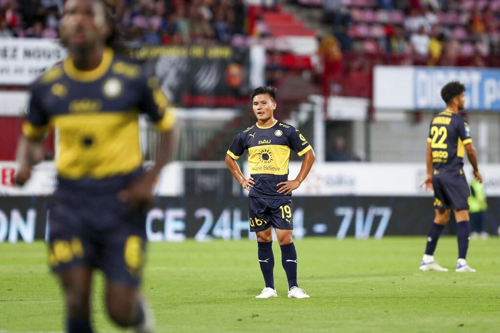 Pau FC nhận 'tối hậu thư': Để Quang Hải thi đấu hoặc chấp nhận 'mất trắng' ngôi sao số 1 ĐT Việt Nam
