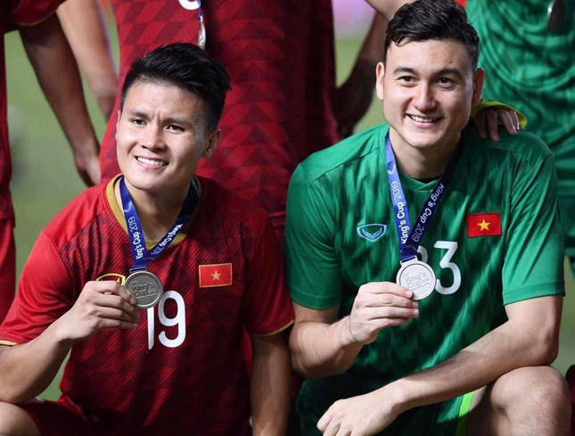 Quang Hải bị Pau FC 'lợi dụng' tên tuổi: Số 19 ĐT Việt Nam 'bị cấm' rời Ligue 2 vì lý do khó cưỡng?