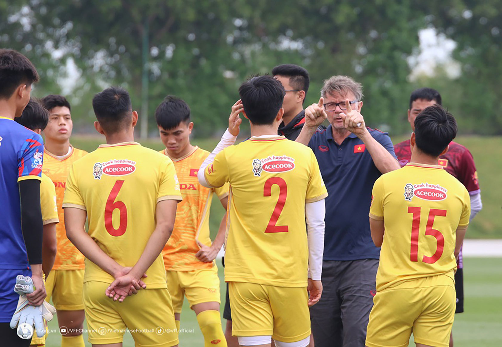 VFF vô tình 'làm khó' HLV Troussier: Đội tuyển U22 Việt Nam vắng 21 cầu thủ trước thềm SEA Games 32?