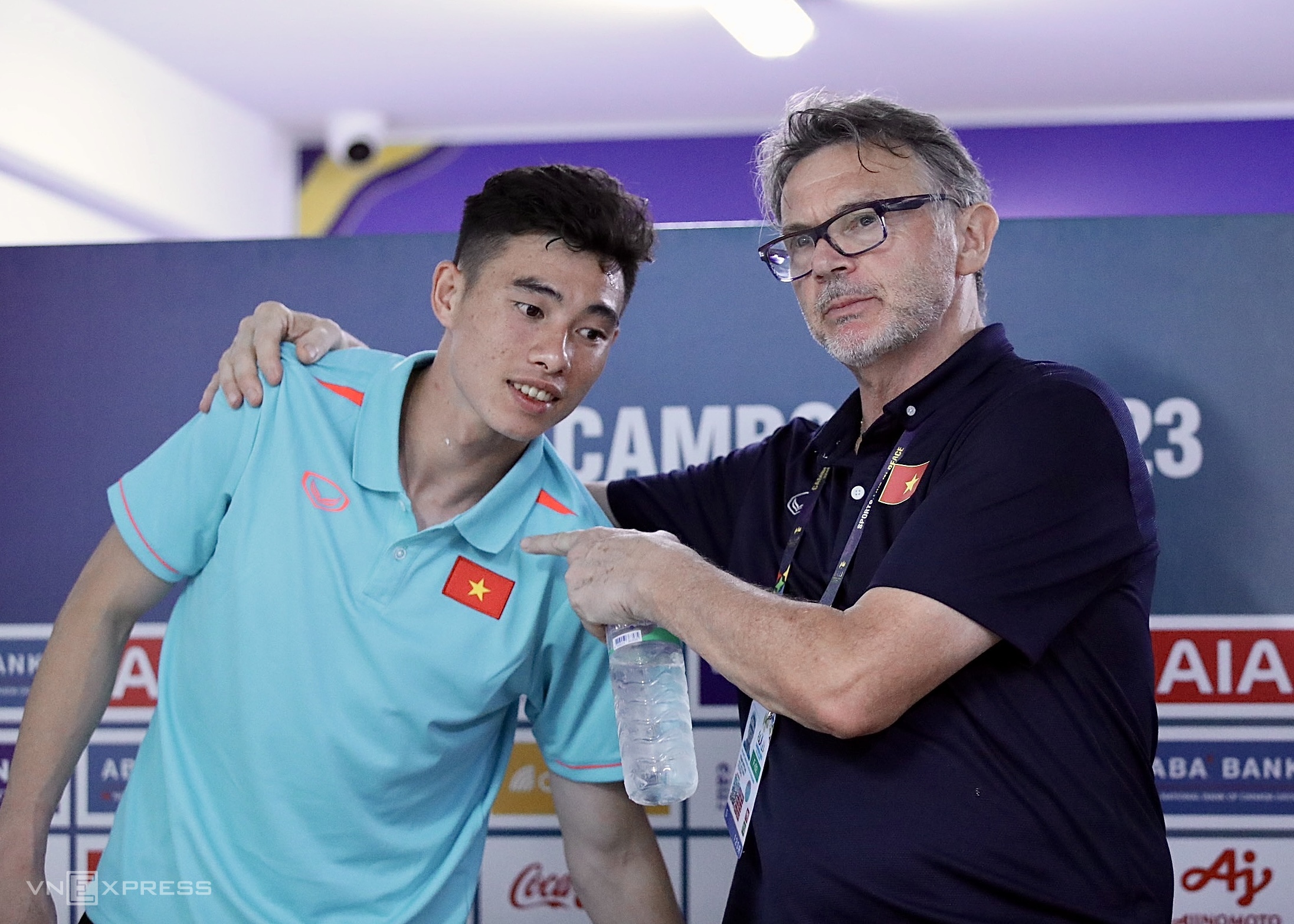 U22 Việt Nam thắng đậm trận khai màn SEA Games 32, được trao phần thưởng 'khó tin' từ HLV Troussier