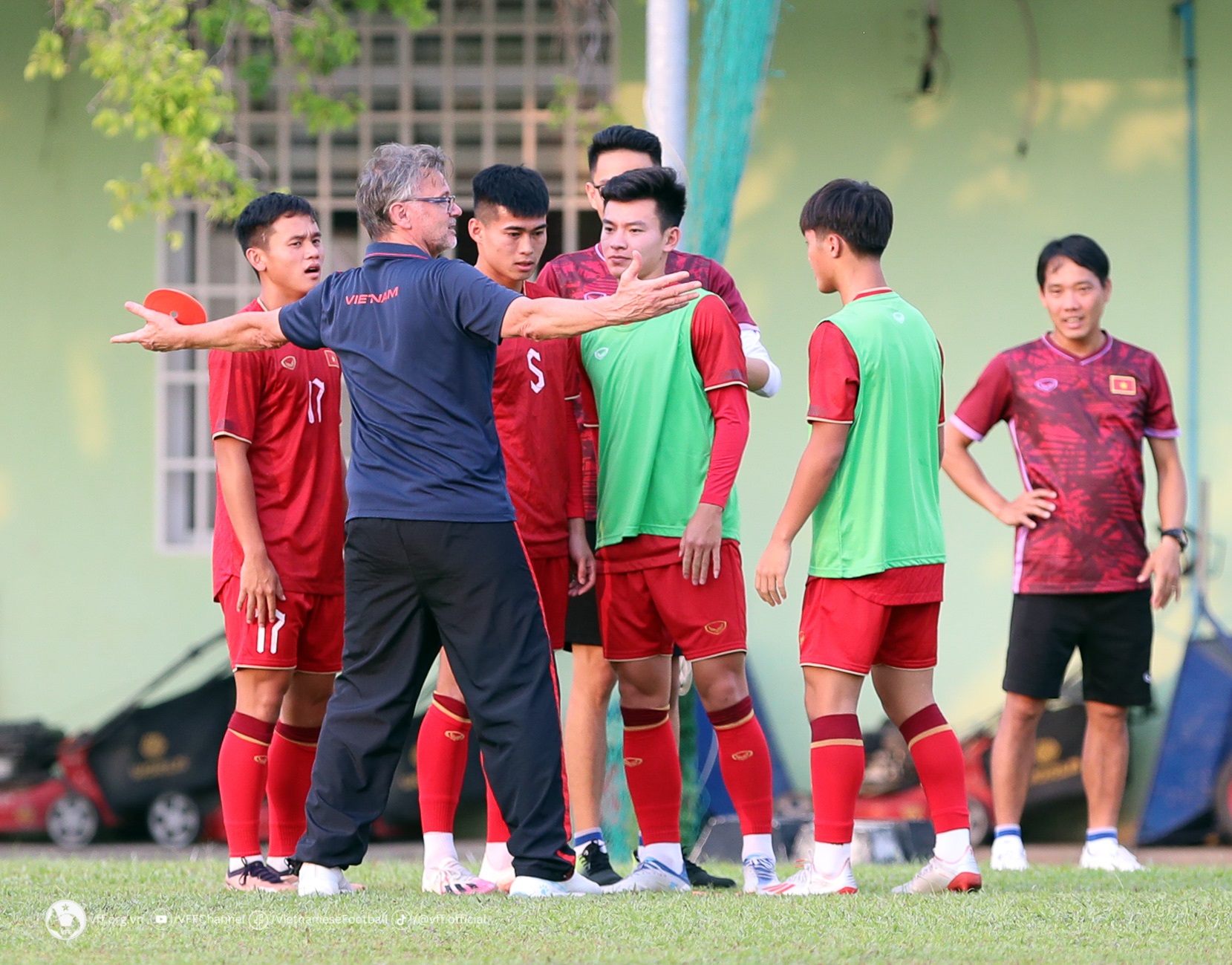 Sa sút khó tin dưới thời HLV Philippe Troussier, U22 Việt Nam vẫn 'vượt mặt' Thái Lan ở SEA Games 32