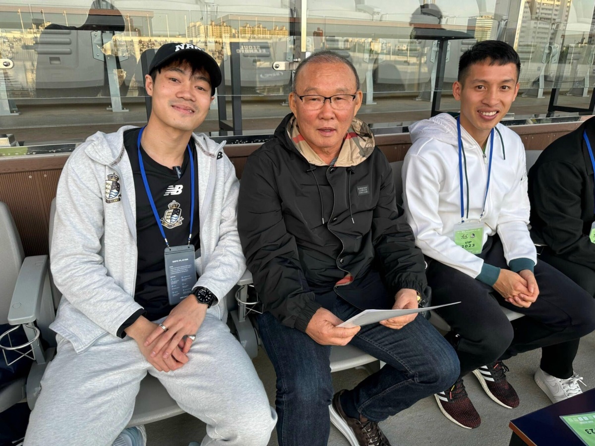 Giữa tin đồn Quang Hải rời Pau FC, 'chủ công' ĐT Việt Nam bất ngờ sang Hàn tái ngộ HLV Park Hang Seo