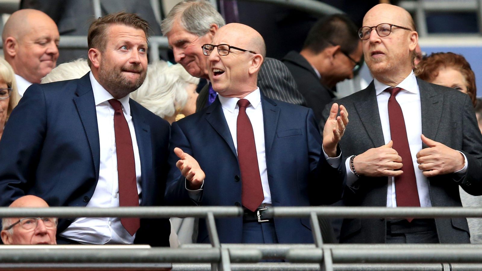 Nội bộ MU 'có biến', HLV Ten Hag và các cầu thủ đồng loạt tẩy chay nhà Glazers vì một lý do bất ngờ