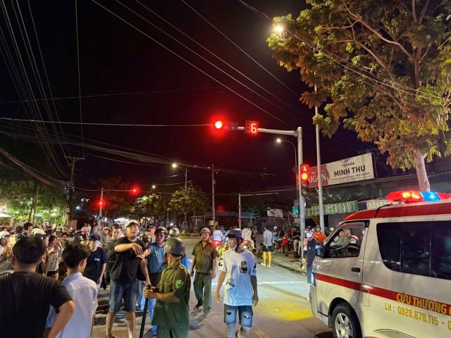 nam-sinh-nam-guc-tren-duong-con-dao-cam-vao-bung-3