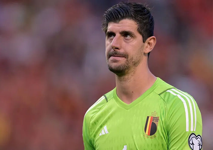 Tin bóng đá quốc tế 16/10: Thibaut Courtois cân nhắc giải nghệ; Ronaldo lộ mức lương gấp đôi Messi