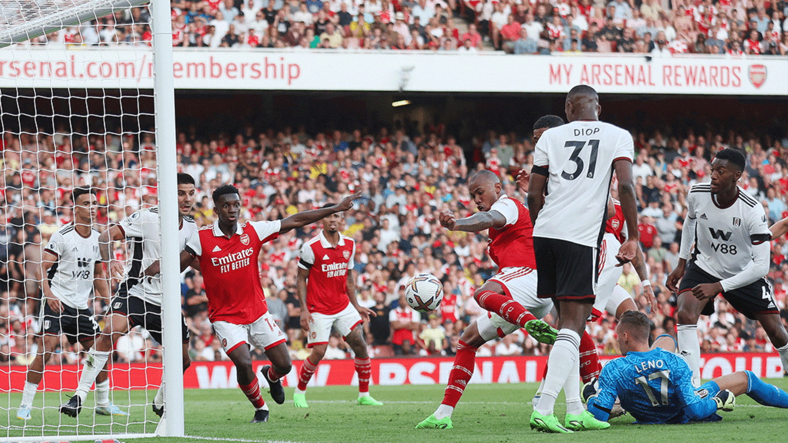 Dự đoán tỷ số Arsenal vs Leeds - Vòng 29 Ngoại hạng Anh: Pháo Thủ hủy diệt kình địch của MU?