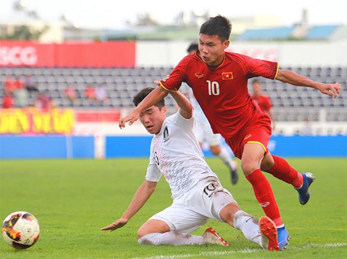 Sa sút phong độ sau 2 năm chấn thương nặng, 'thần đồng' ĐT Việt Nam bất ngờ tuyên bố giải nghệ sớm