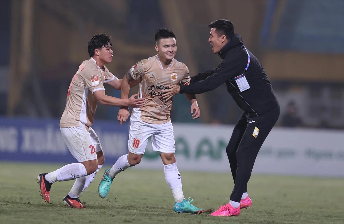 Bảng xếp hạng V.League 2023/24 mới nhất: Quang Hải gây sốt; HLV Troussier chốt danh sách ĐT Việt Nam