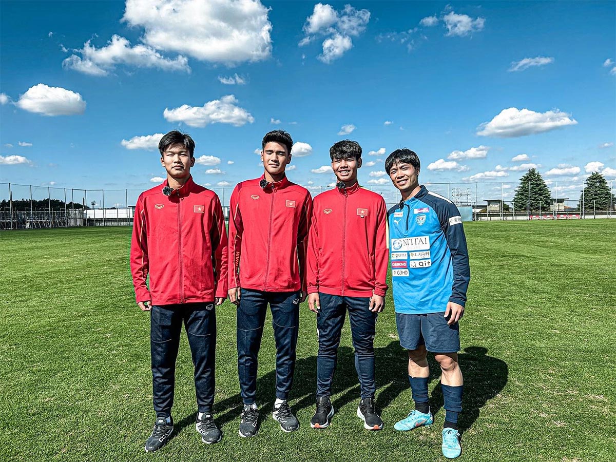 cong-phuong-yokohama-fc-sao-tre