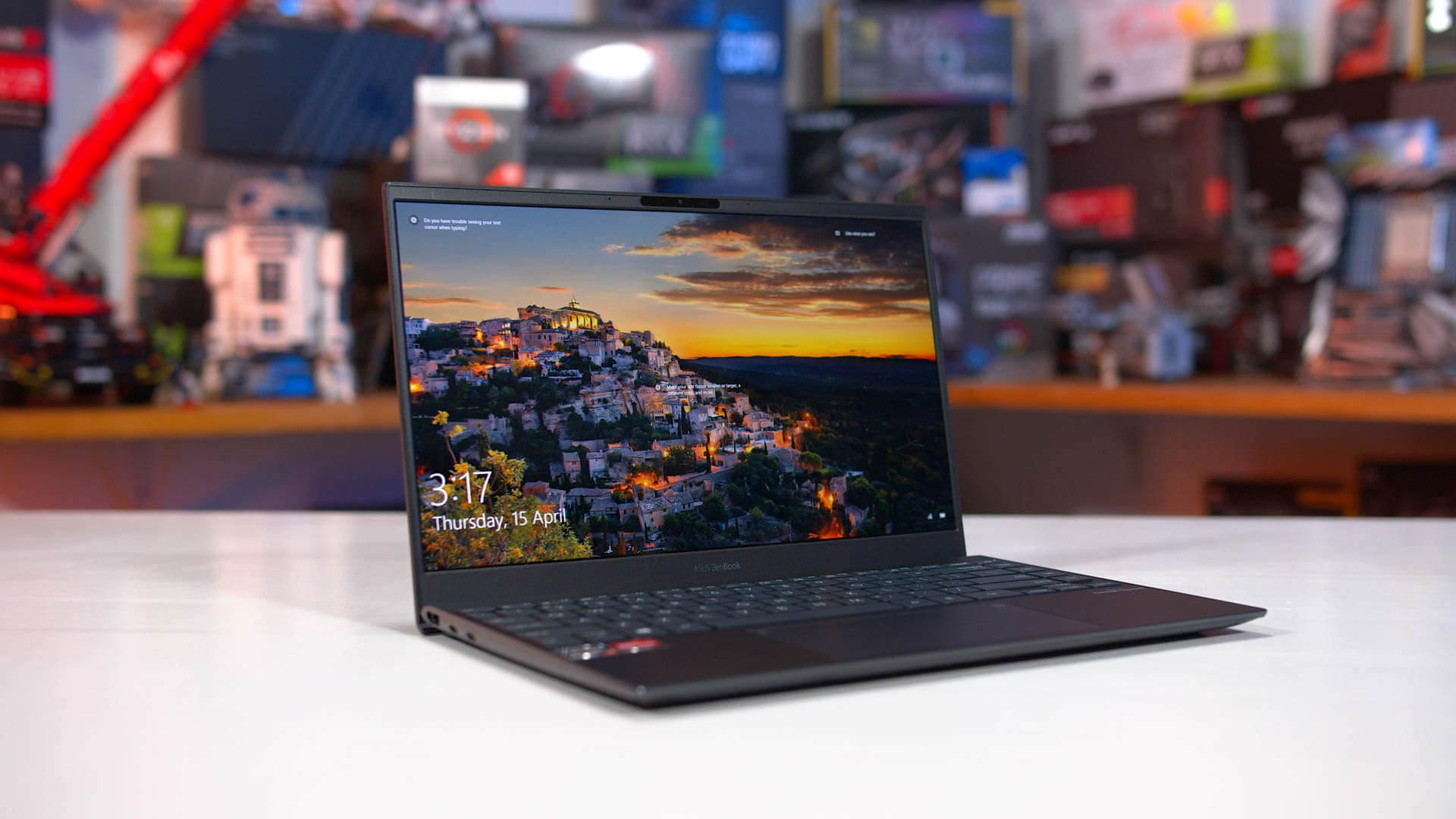 Đánh giá Asus ZenBook 13 OLED: Asus đang phổ cập màn OLED